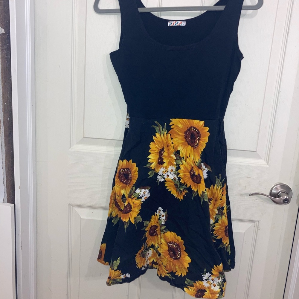 Sunflower dress with side zip (fits close to medium)